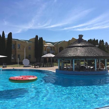 Mediterran Apartman With Pool Шіофок Екстер'єр фото