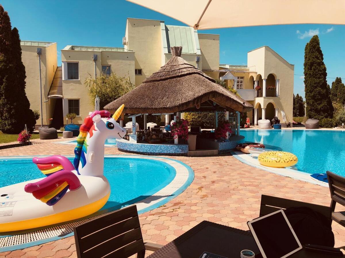 Mediterran Apartman With Pool Шіофок Екстер'єр фото