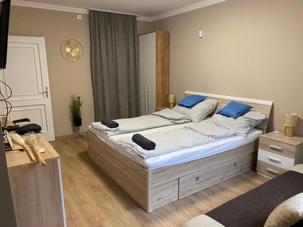 Mediterran Apartman With Pool Шіофок Екстер'єр фото